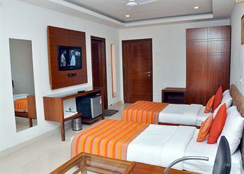 Dwarka Palace Samalkha Ngoại thất bức ảnh