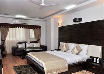 Dwarka Palace Samalkha Ngoại thất bức ảnh